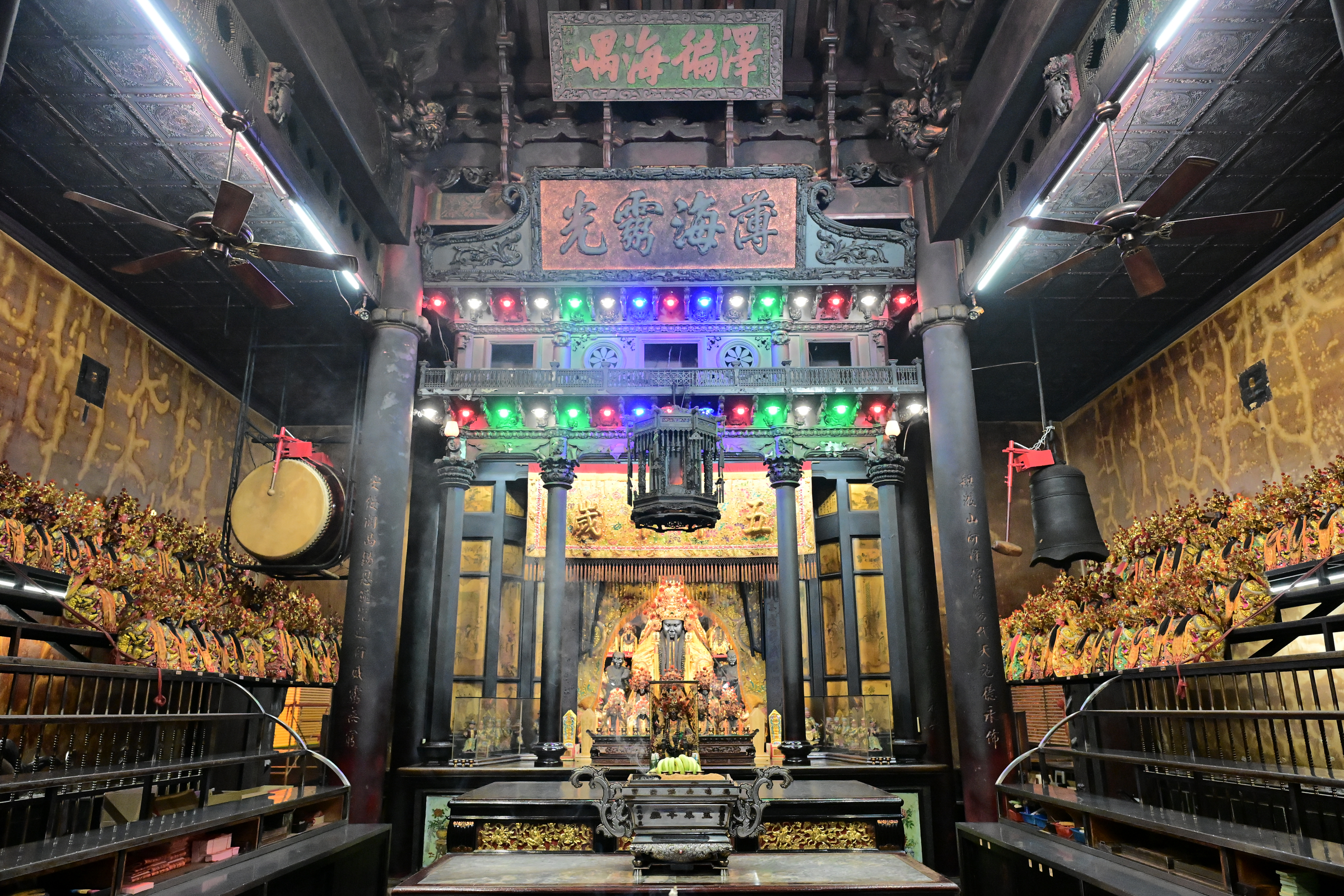 正殿祀神與西洋式神龕