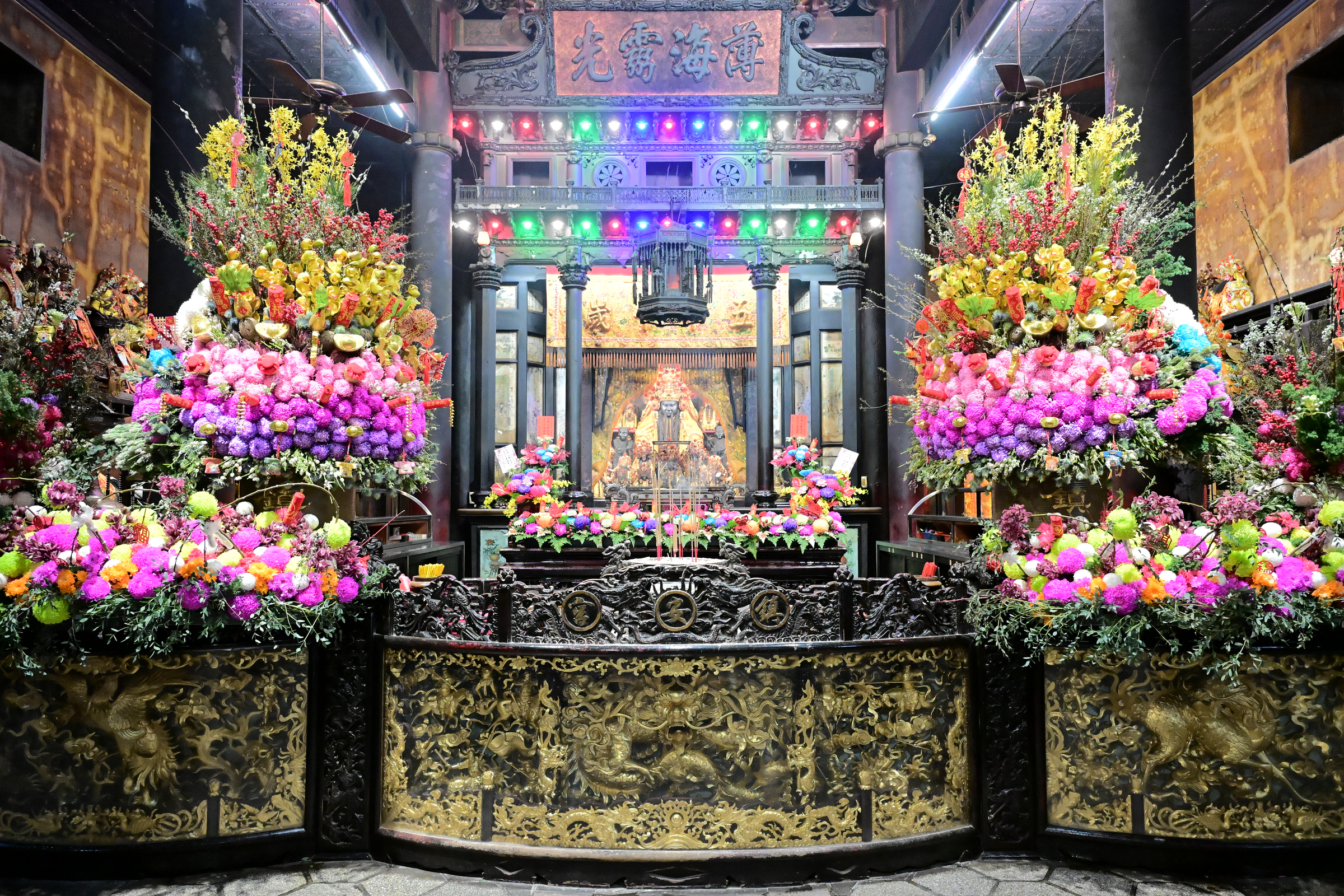 花團錦簇的正殿空間